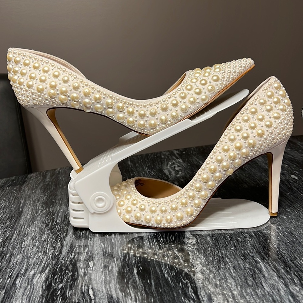 White Pearl INC shoes Size 11 Heel 4 inch